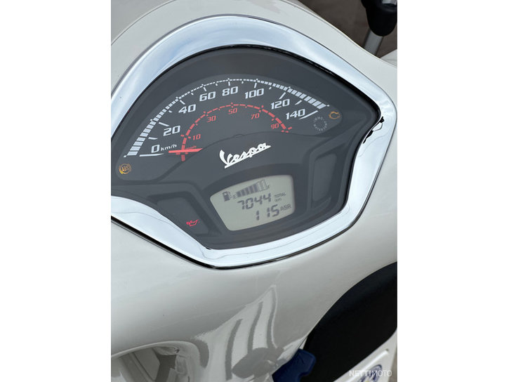 Skootteri Vespa GTS 2022 19436409