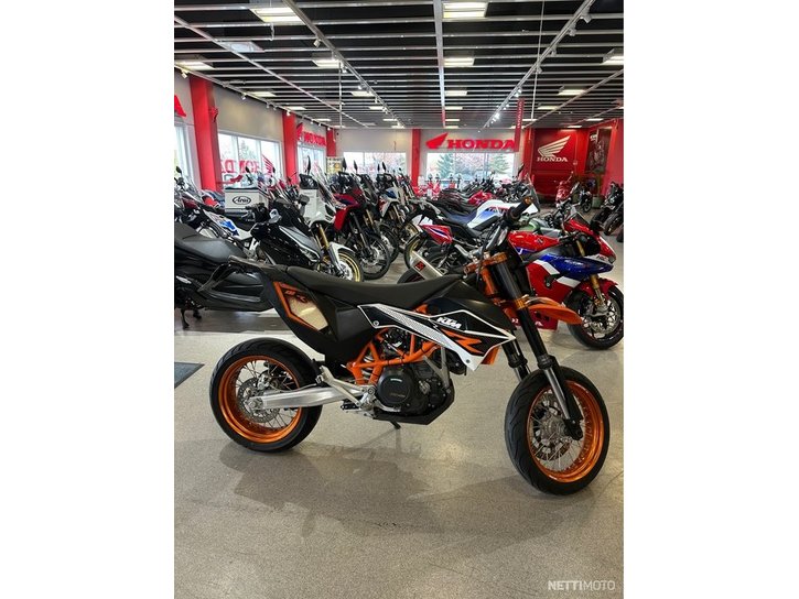 Moottoripyörä KTM 690 2016 20228524