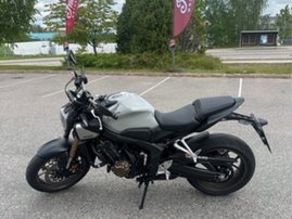 Honda CB 3239342