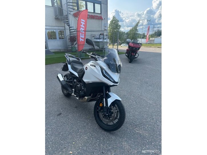 Moottoripyörä Honda NT 2022 20835583