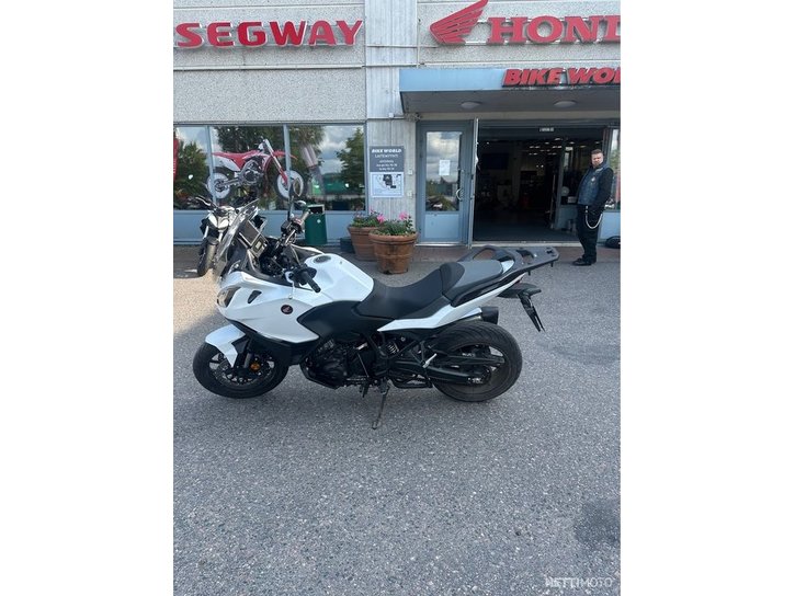 Moottoripyörä Honda NT 2022 20835587
