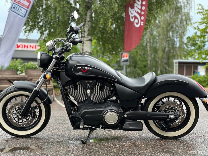 Moottoripyörä Victory Vegas 2015 20957712