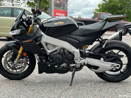 Moottoripyörä Aprilia Tuono 2022 21076366
