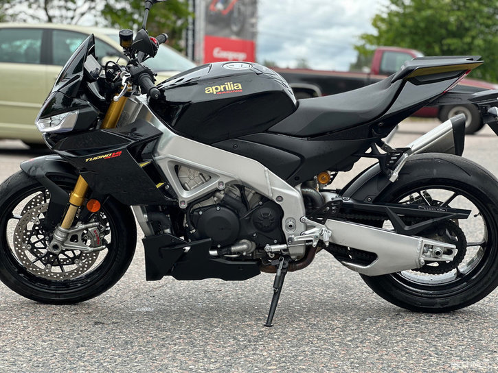 Moottoripyörä Aprilia Tuono 2022 21076366