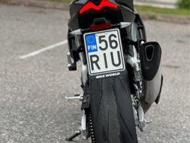 Moottoripyörä Aprilia Tuono 2022 21076371