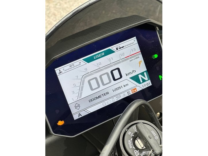 Moottoripyörä Aprilia Tuono 2022 21076382