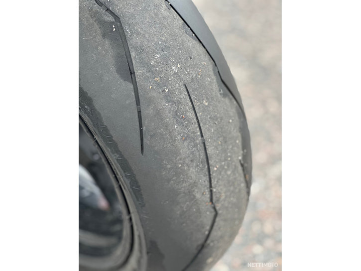 Moottoripyörä Aprilia Tuono 2022 21076392