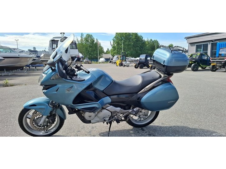 Moottoripyörä Honda NT 2006 21494195