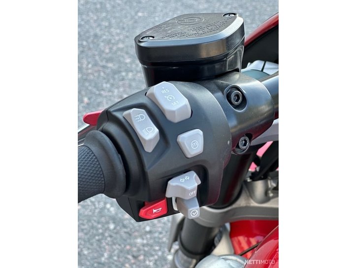 Moottoripyörä Triumph Rocket III 2020 21515858