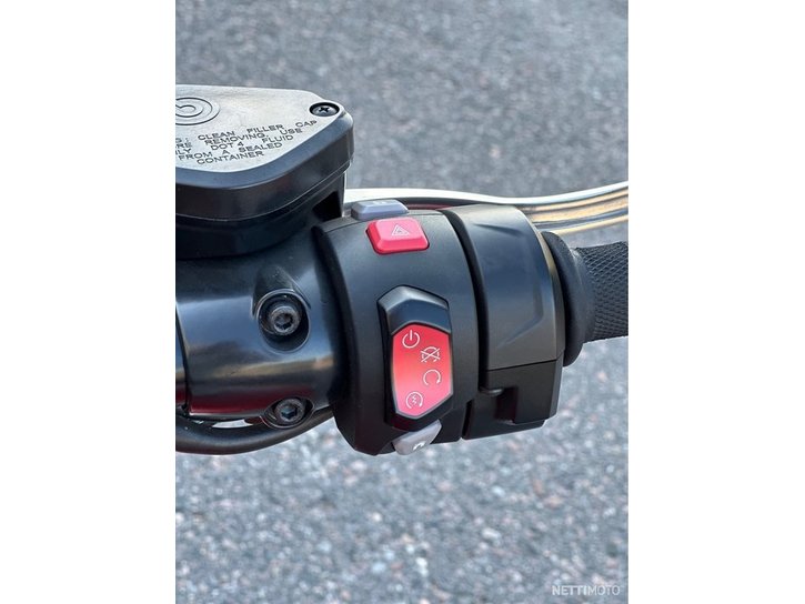 Moottoripyörä Triumph Rocket III 2020 21515859