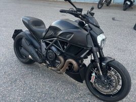 Moottoripyörä Ducati Diavel 2015 21727869