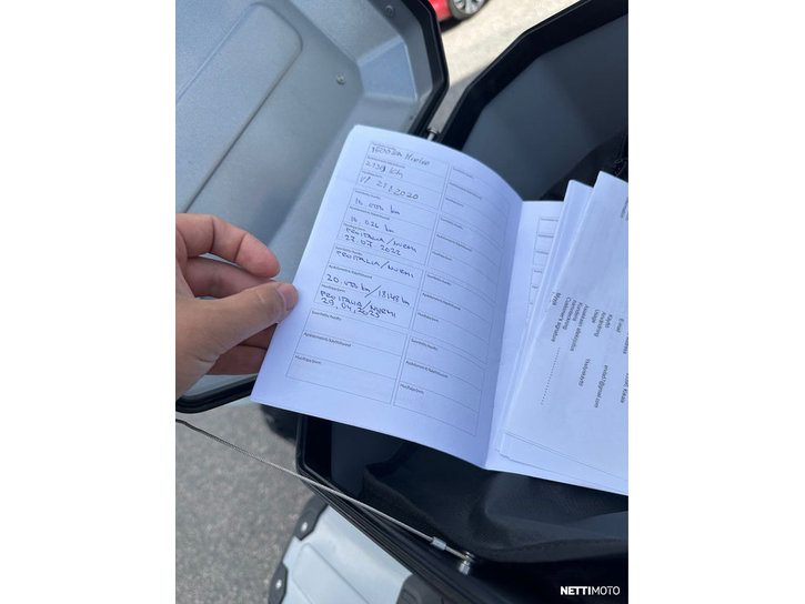 Moottoripyörä Moto Guzzi V85 2020 21952215