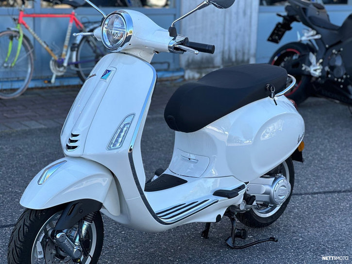 Skootteri Vespa Primavera 2024 22044708