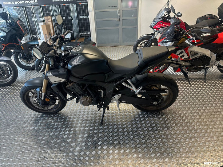 Moottoripyörä Honda CB 2025 22045762
