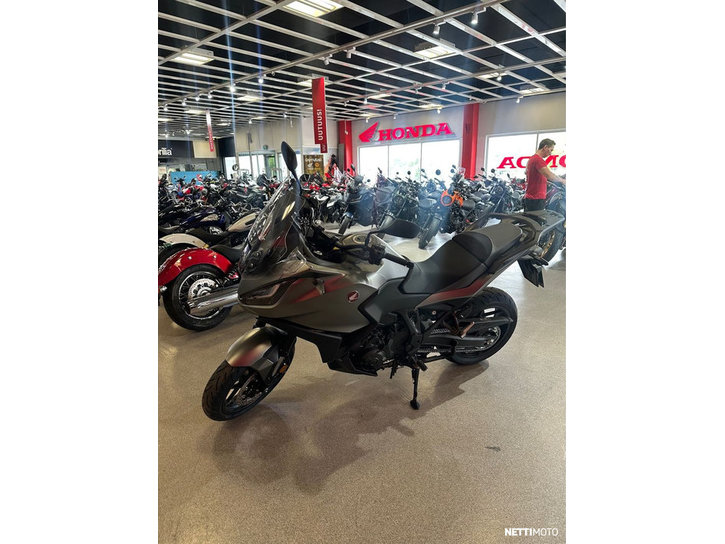 Moottoripyörä Honda NT 2023 22113770