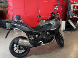 Moottoripyörä Honda NT 2023 22113782