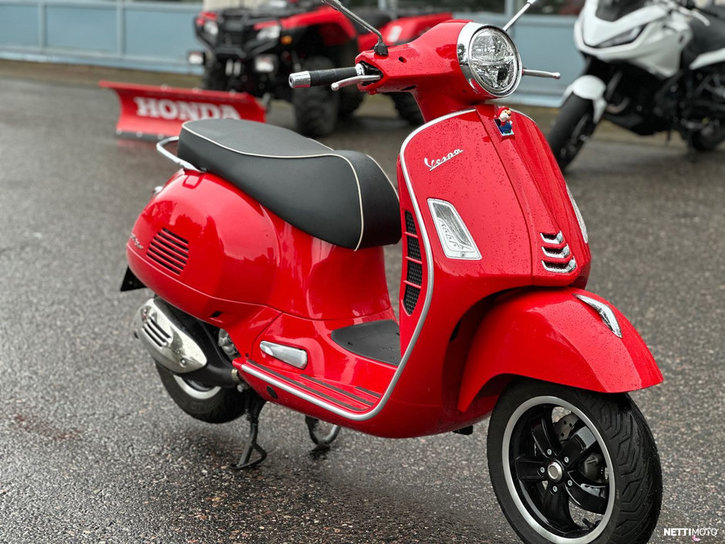 Skootteri Vespa GTS 2022 22298086