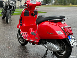Skootteri Vespa GTS 2022 22298093