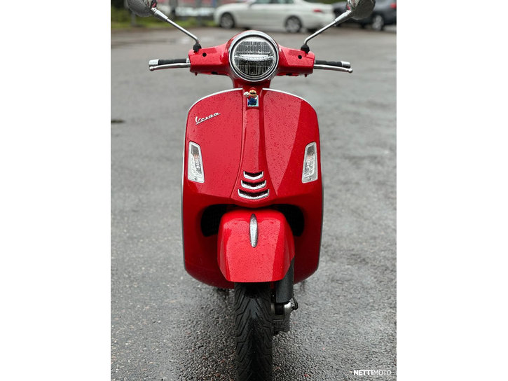 Skootteri Vespa GTS 2022 22298095