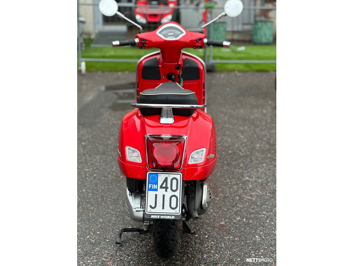 Skootteri Vespa GTS 2022 22298096
