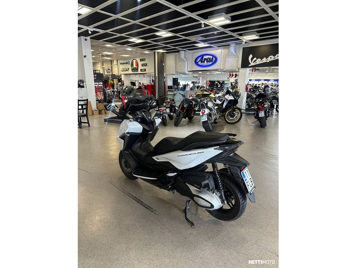 Skootteri Honda Forza 2023 22456112