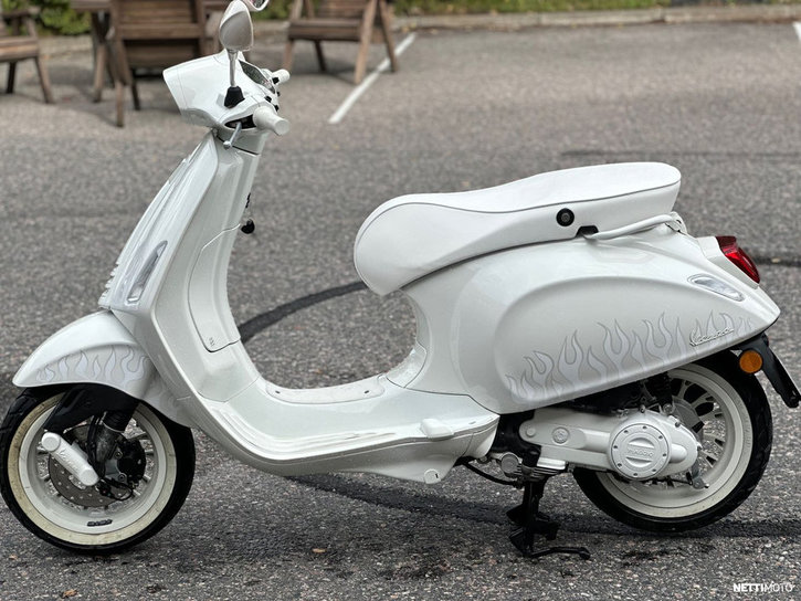 Skootteri Vespa Sprint 2024 22626829