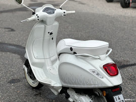 Skootteri Vespa Sprint 2024 22626831