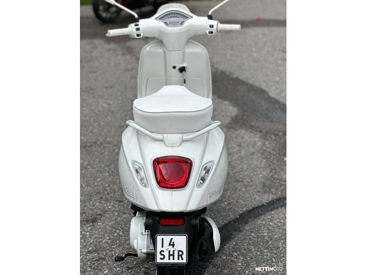 Skootteri Vespa Sprint 2024 22626837