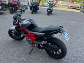 Moottoripyörä Suzuki SFV 650 Gladius 2015 22762044