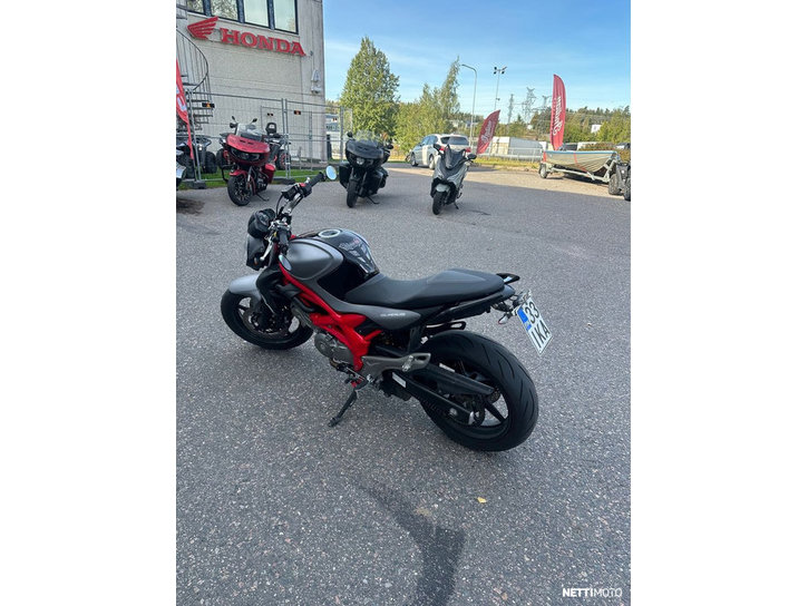 Moottoripyörä Suzuki SFV 650 Gladius 2015 22762044