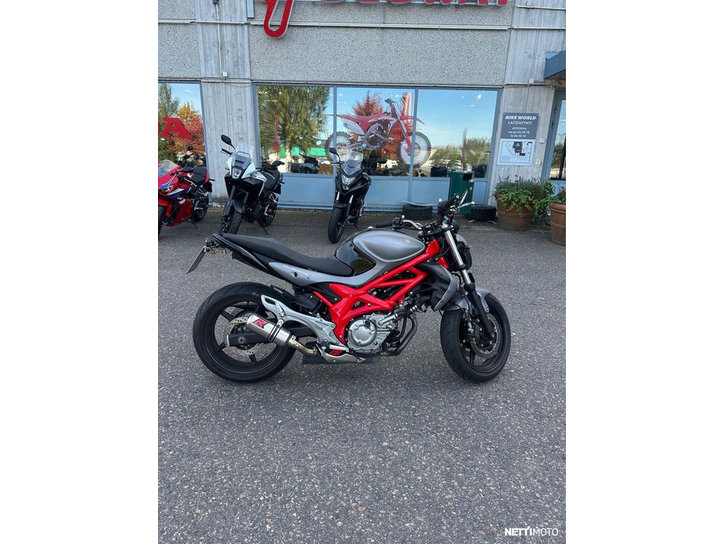 Moottoripyörä Suzuki SFV 650 Gladius 2015 22762045