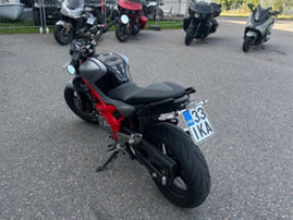 Moottoripyörä Suzuki SFV 650 Gladius 2015 22762047