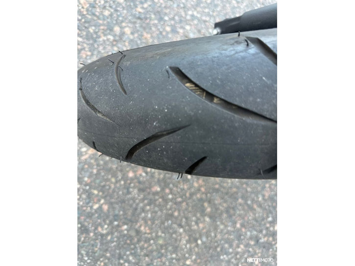 Moottoripyörä Suzuki SFV 650 Gladius 2015 22762050