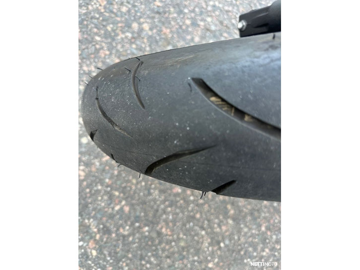 Moottoripyörä Suzuki SFV 650 Gladius 2015 22762053