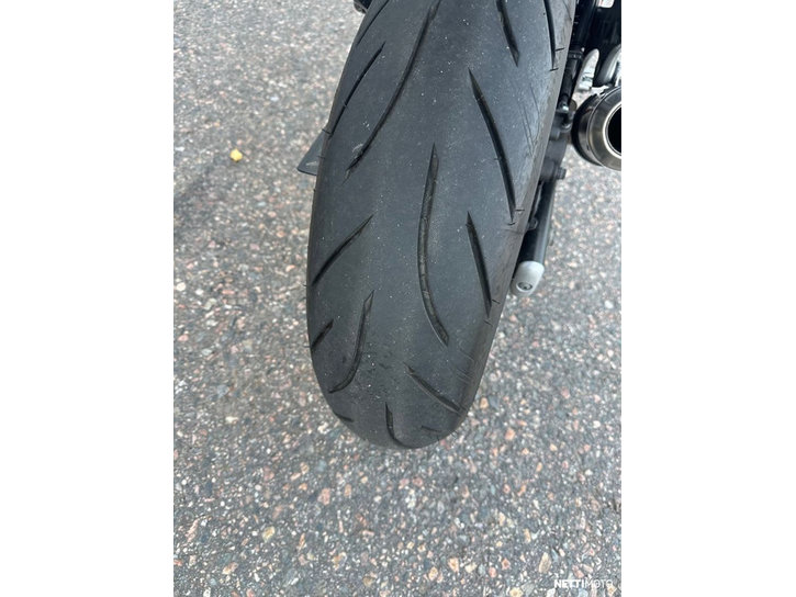 Moottoripyörä Suzuki SFV 650 Gladius 2015 22762054