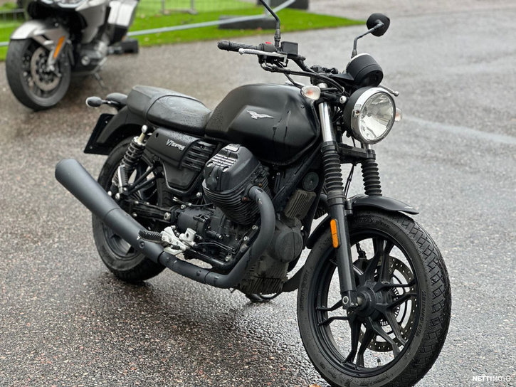 Moottoripyörä Moto Guzzi V7 2017 22899802