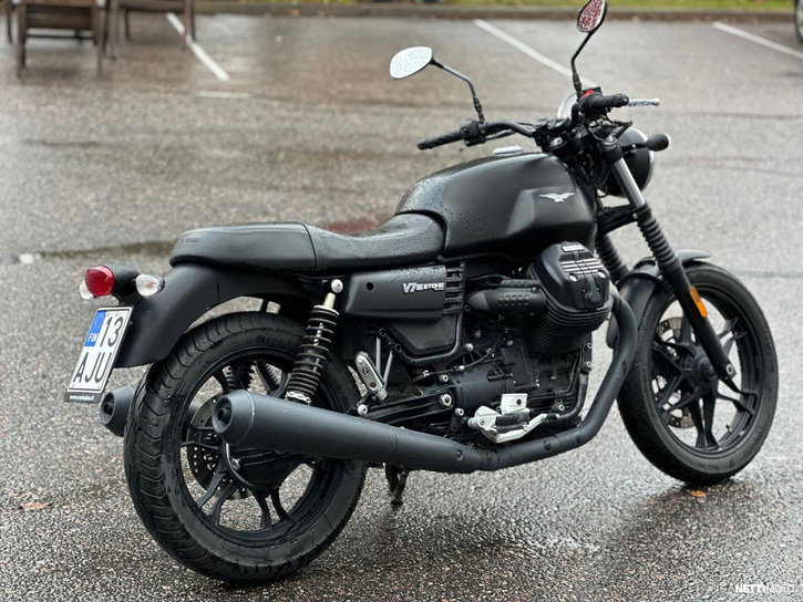 Moottoripyörä Moto Guzzi V7 2017 22899803