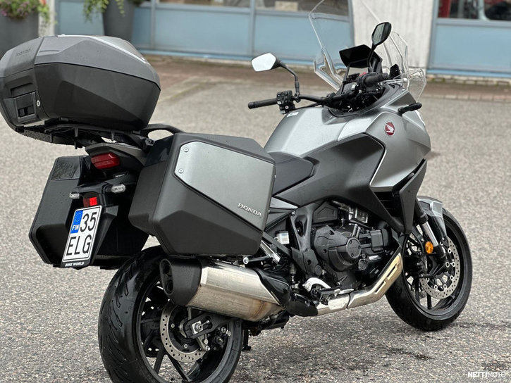 Moottoripyörä Honda NT 2022 22982925