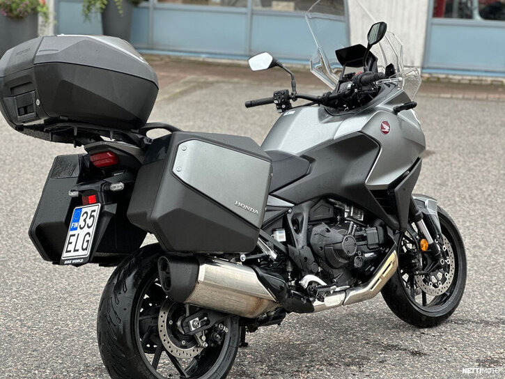 Moottoripyörä Honda NT 2022 22982925