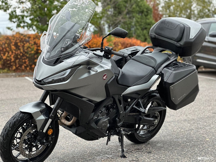 Moottoripyörä Honda NT 2022 22982930
