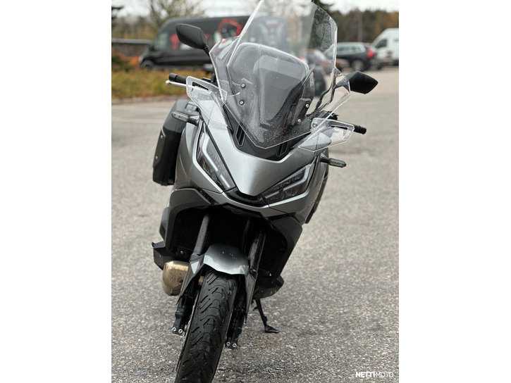 Moottoripyörä Honda NT 2022 22982935