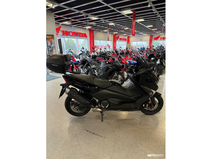 Skootteri Yamaha T-Max 2018 23321157
