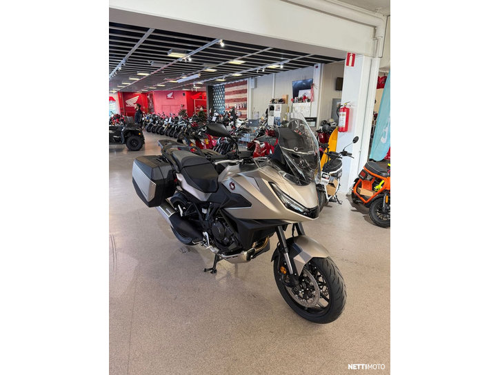 Moottoripyörä Honda NT 2026 24242396