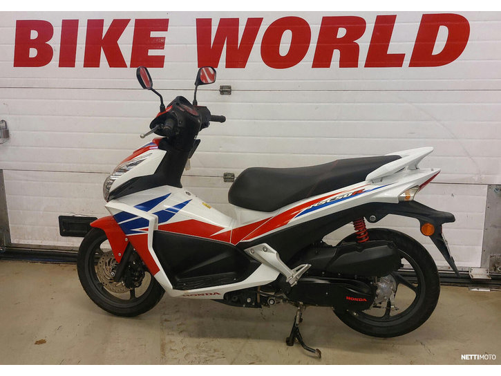 Skootteri Honda NSC 2015 23322526