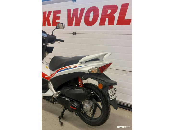 Skootteri Honda NSC 2015 23322527