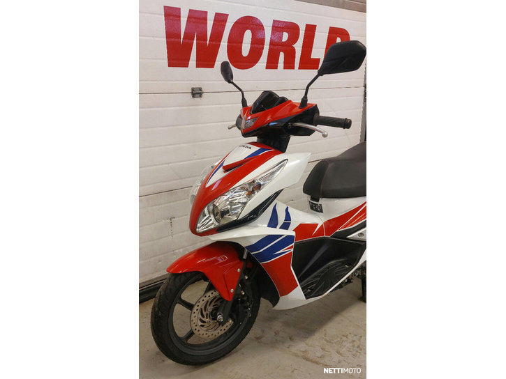 Skootteri Honda NSC 2015 23322528