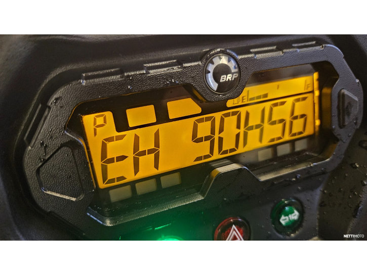 Mönkijä Can-Am Outlander 2021 23322827