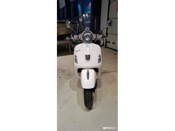 Skootteri Vespa GTS 2013 23964710