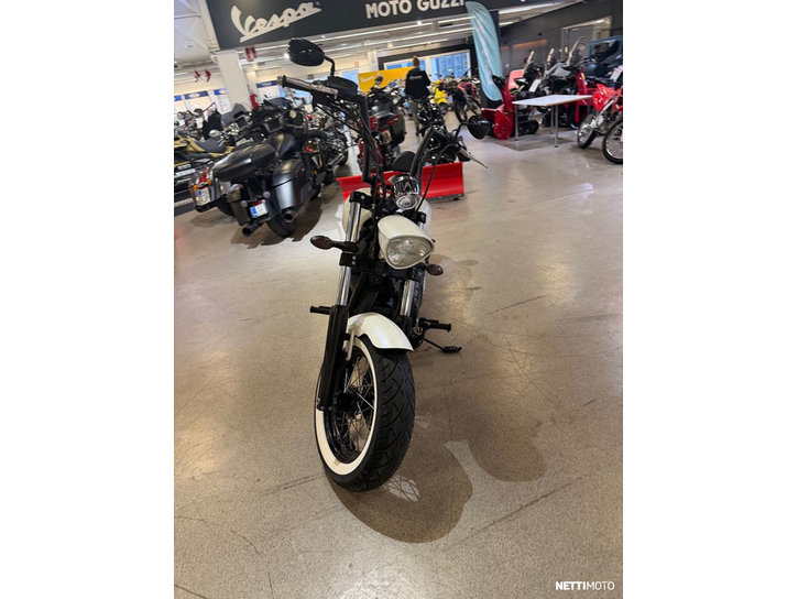 Moottoripyörä Victory Vegas 2012 24094314