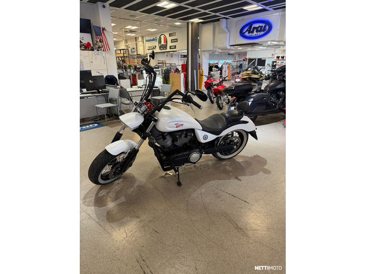 Moottoripyörä Victory Vegas 2012 24094315